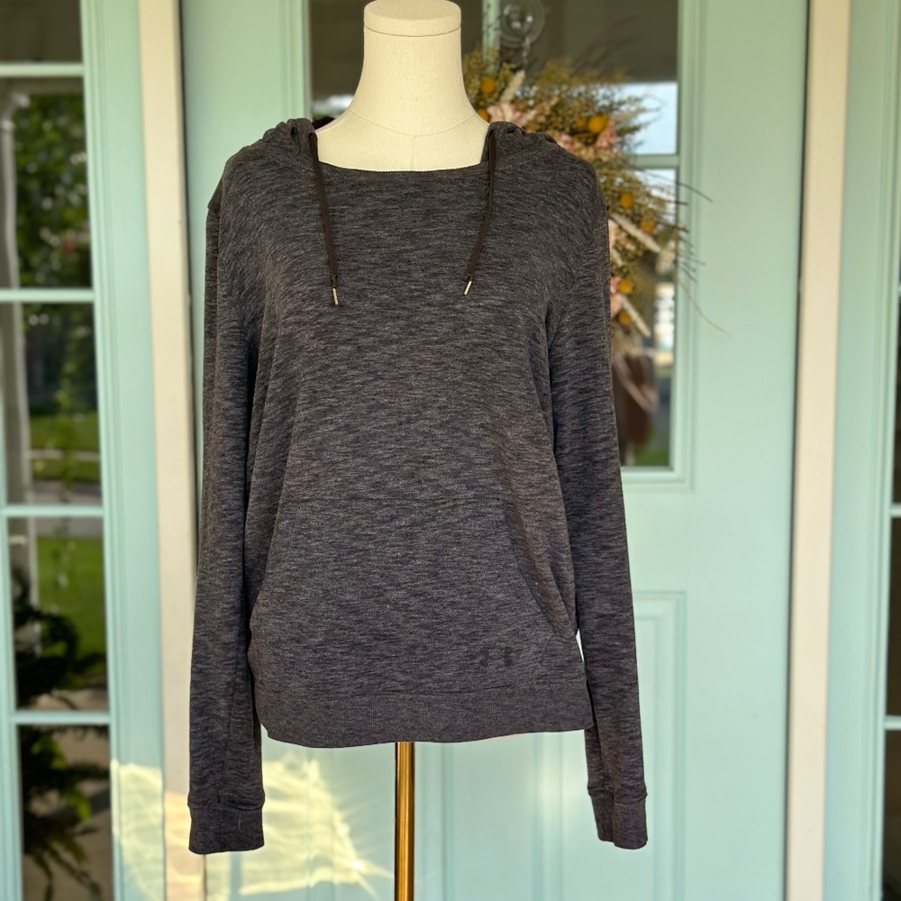 Under Armour Size Large Sweatshirt